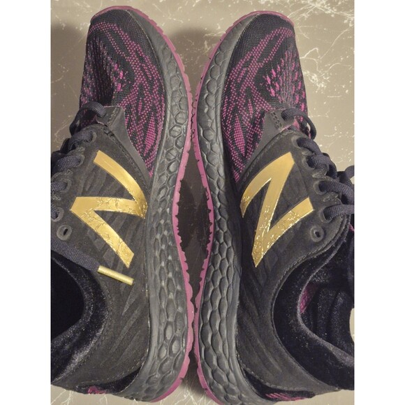 New Balance X Disney Beauty And The Beast Shoes Sneakers Women’s,Size 6 - Picture 5 of 9